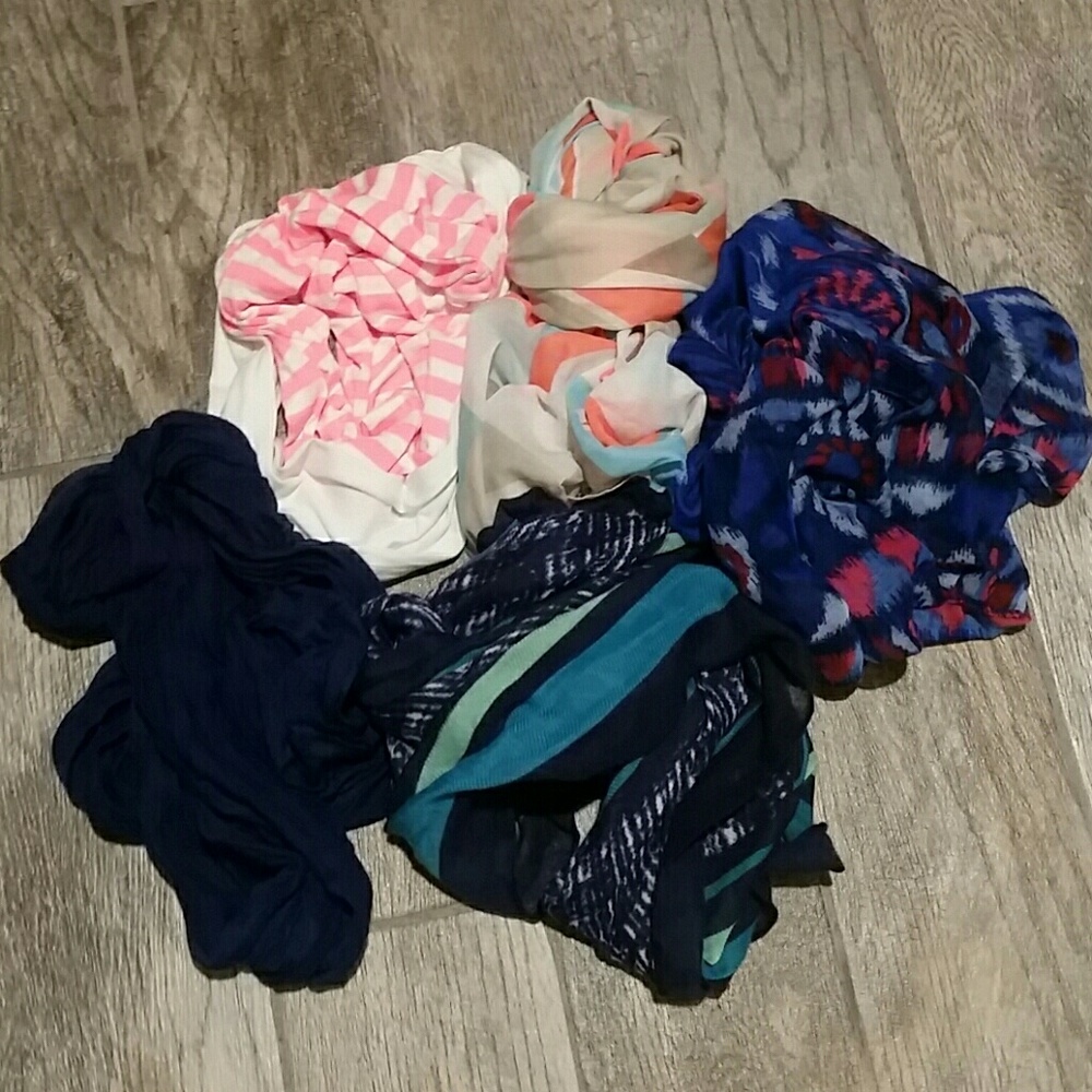 Bundle of 5 scarves